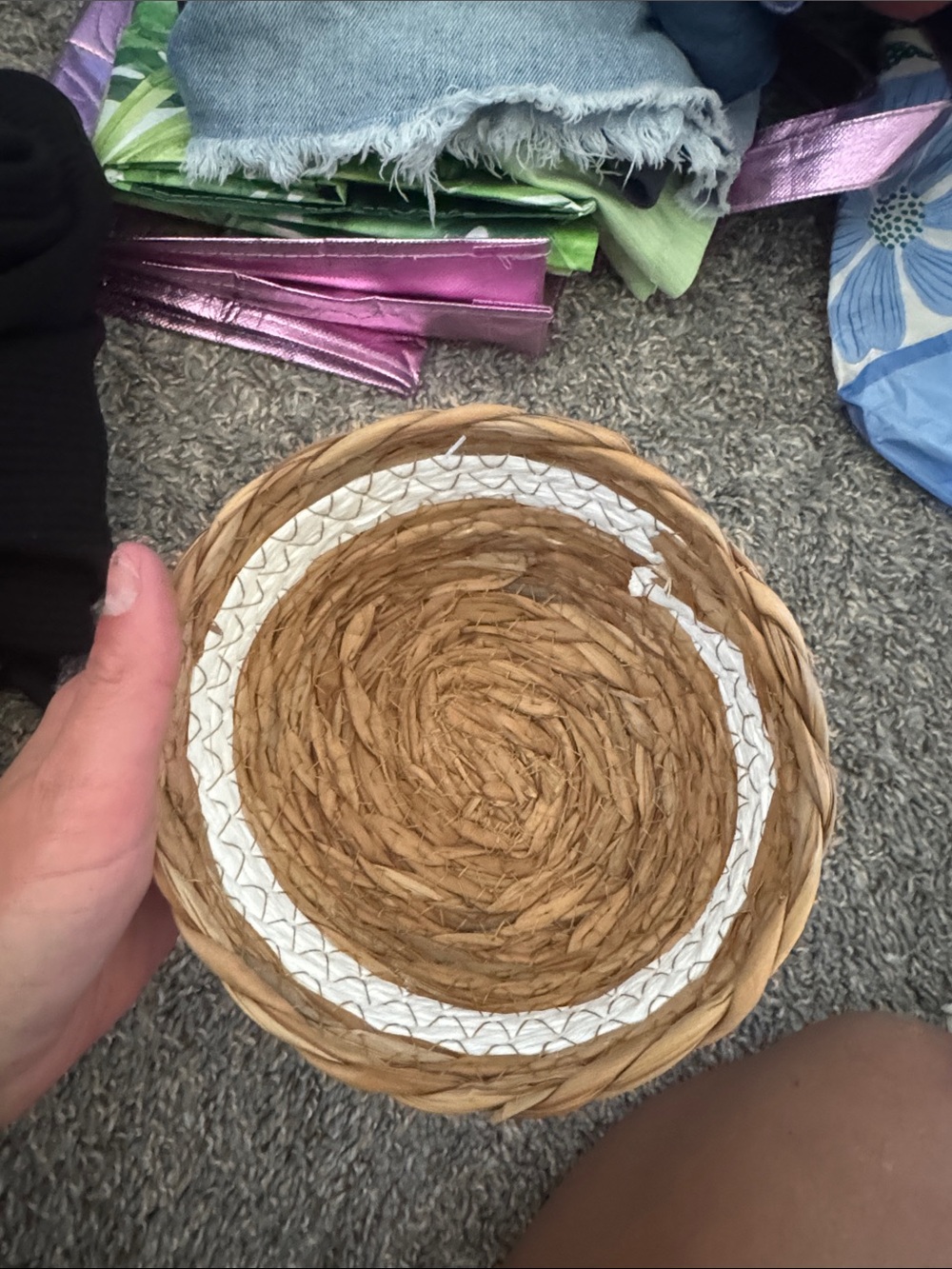 NWOT Small Handwoven Natural Straw Basket Bowl with White Accent